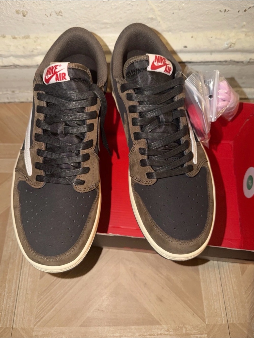 Size 10 - Jordan 1 x Travis Scott Low Dark Mocha(Authentic)